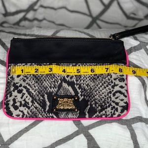 EUC excellent used condition Juicy nylon wristlet